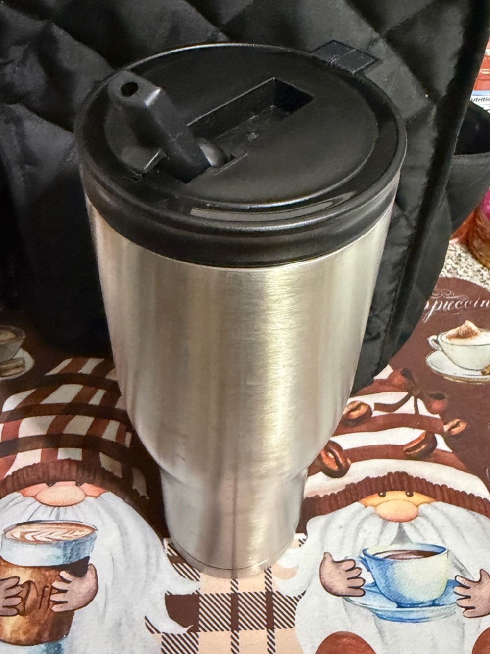 HOGG Stainless Steel 40 oz Tumbler with Black Lid, straw and carry strap-NWOT 🖤